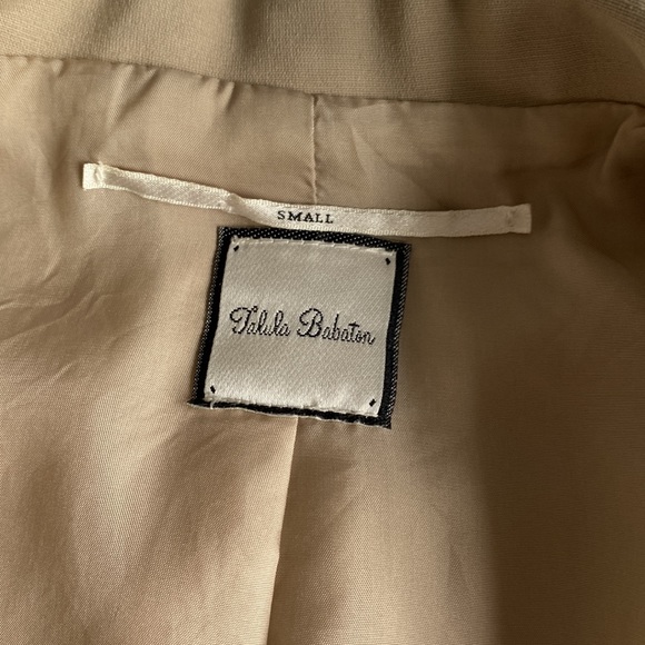 Talula Babaton beige fitted blazer with two button front closure. Size Small - Picture 6 of 13